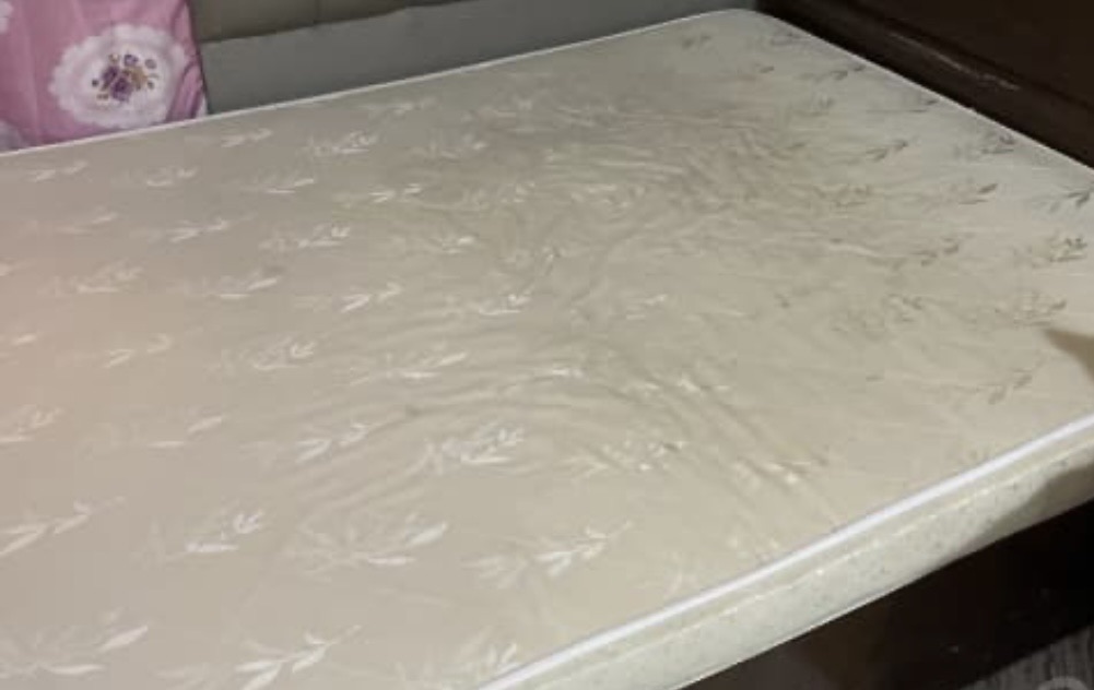 Bed frame with mattress - Image 3