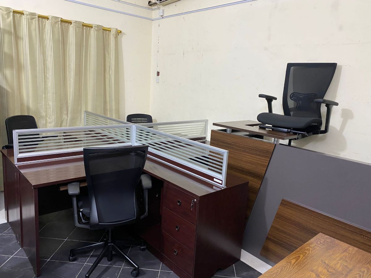 Used Office desk & chairs selling 55157083 - Image 6