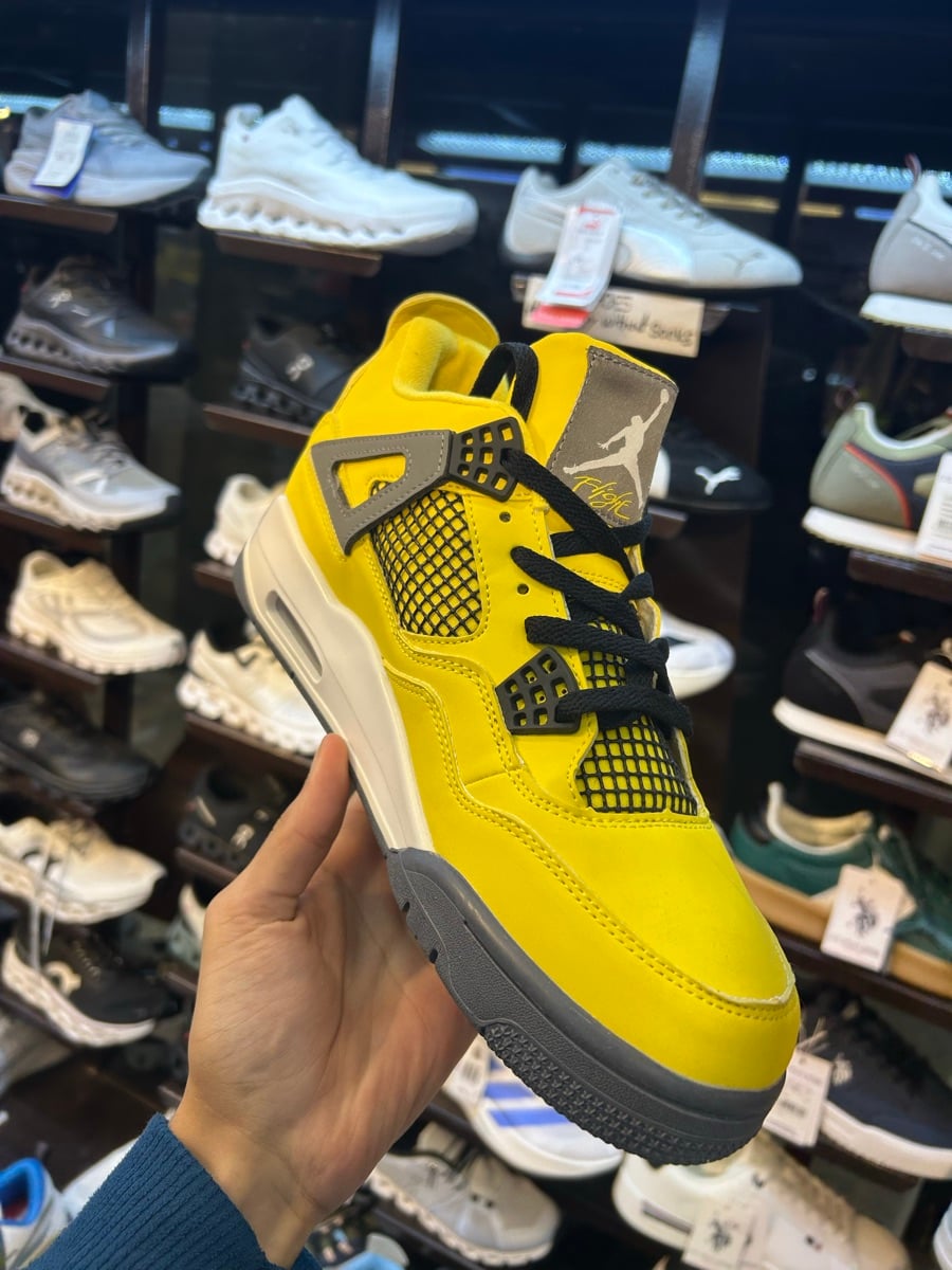 Nike Jordan 4 - Image 2