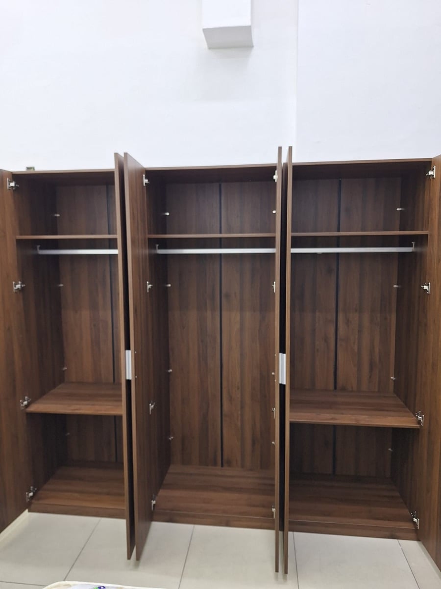 2,4,6 door cupboard - Image 2