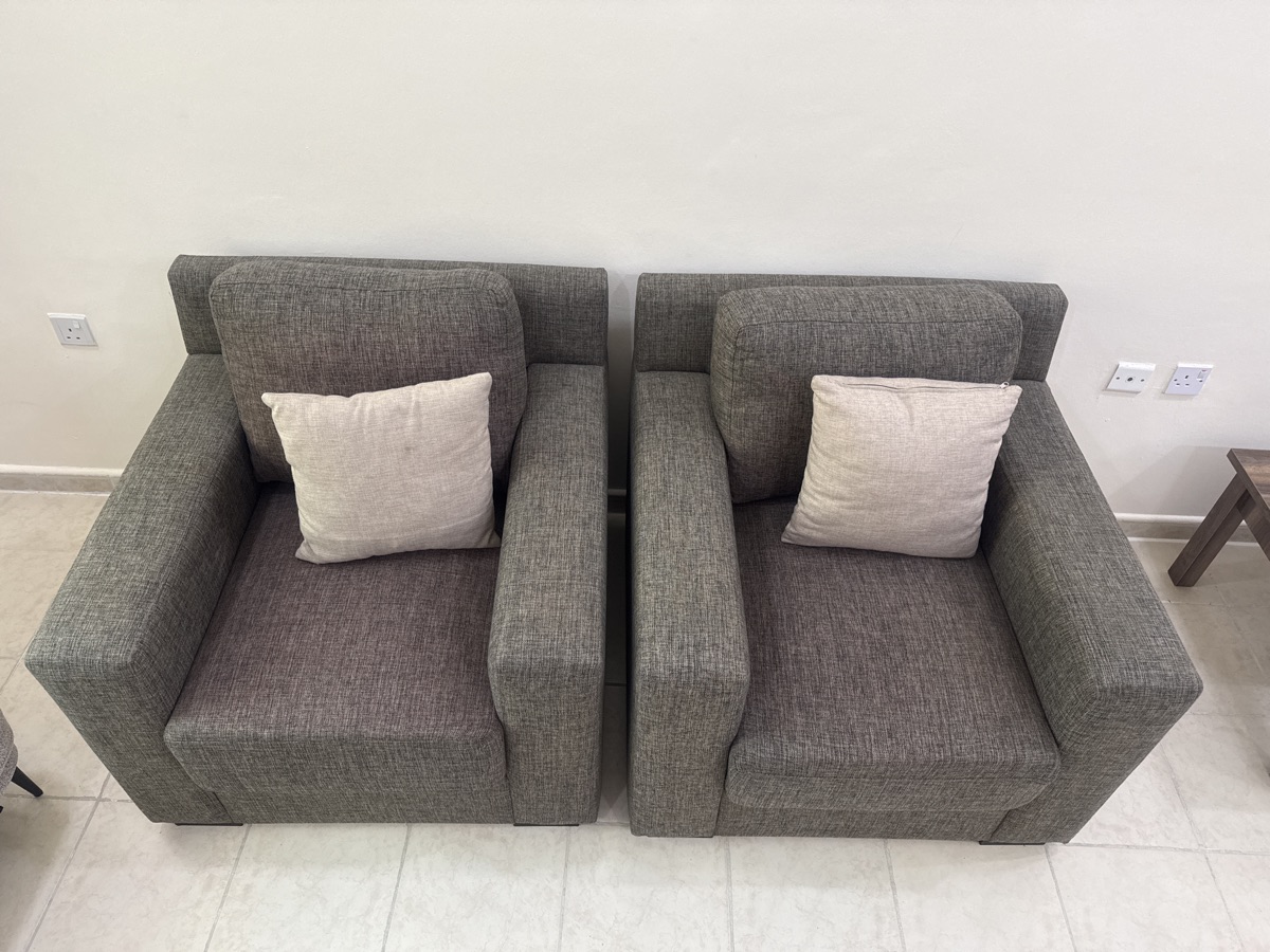 2 one seater sofas - Image 4