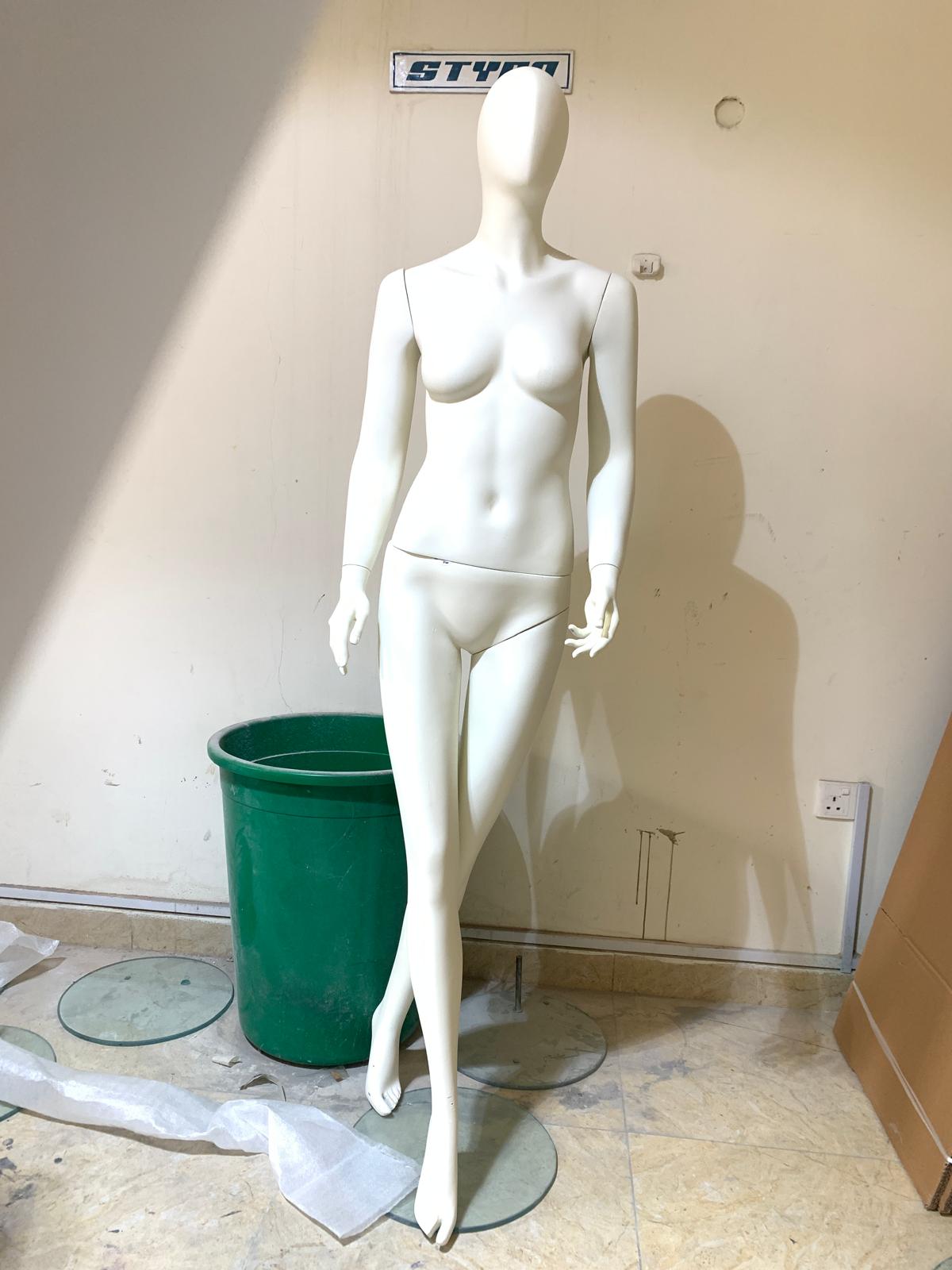 Mannequin Models - Image 7