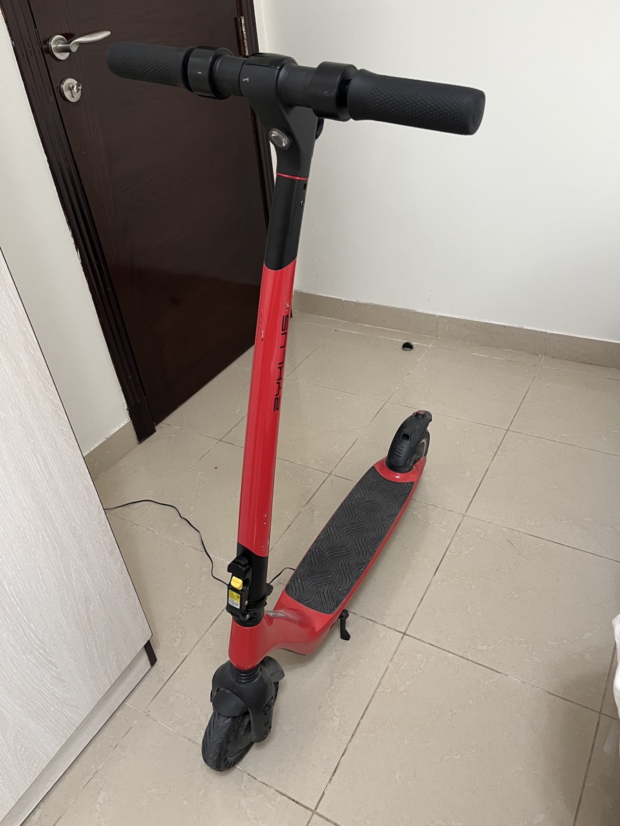 ZYKLUS Electronic Scooter - Image 1