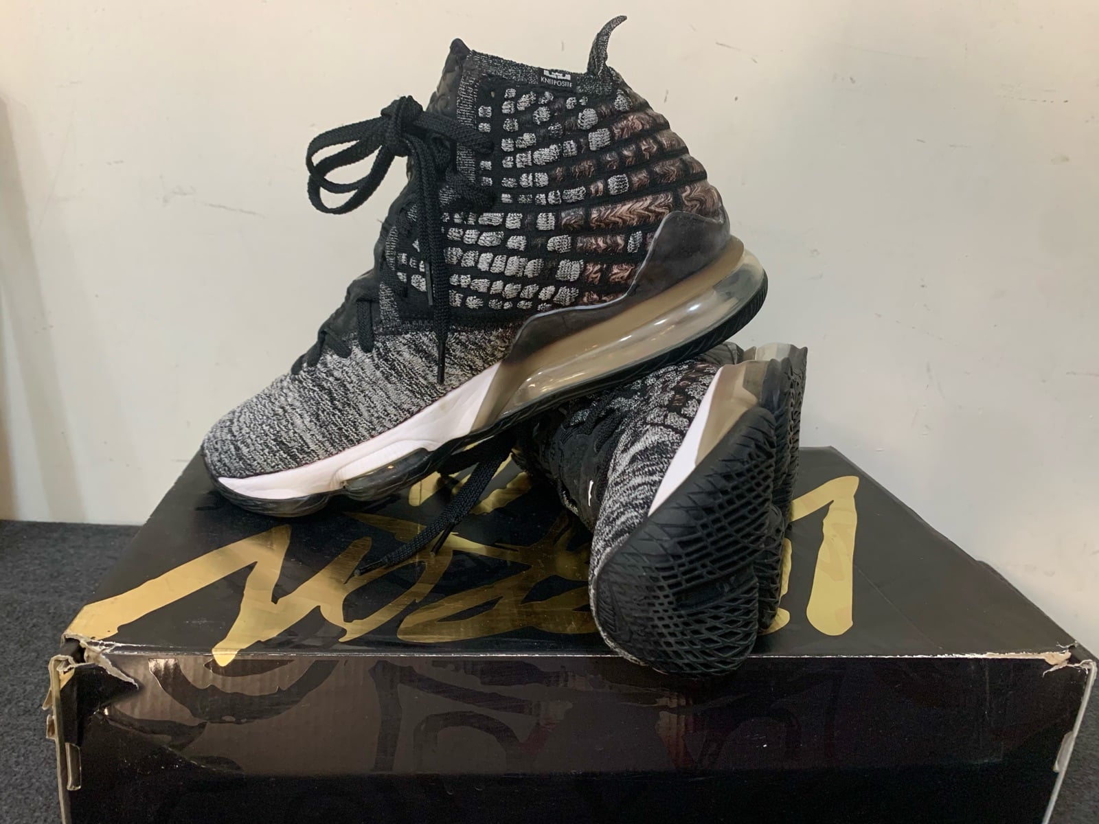 NIKE LEBRON 17 MEN SHOES - Image 2