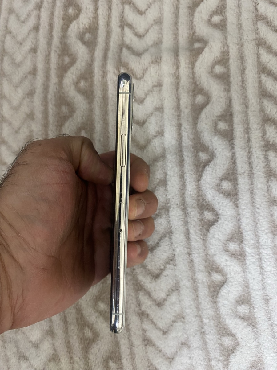 Iphone 11 pro 256GB - Image 2