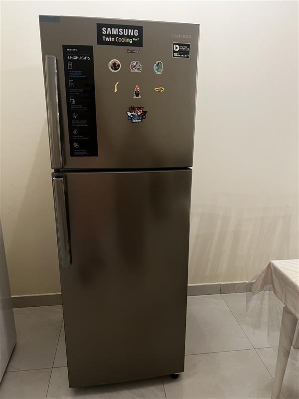 Refrigerator almost new - Image 9
