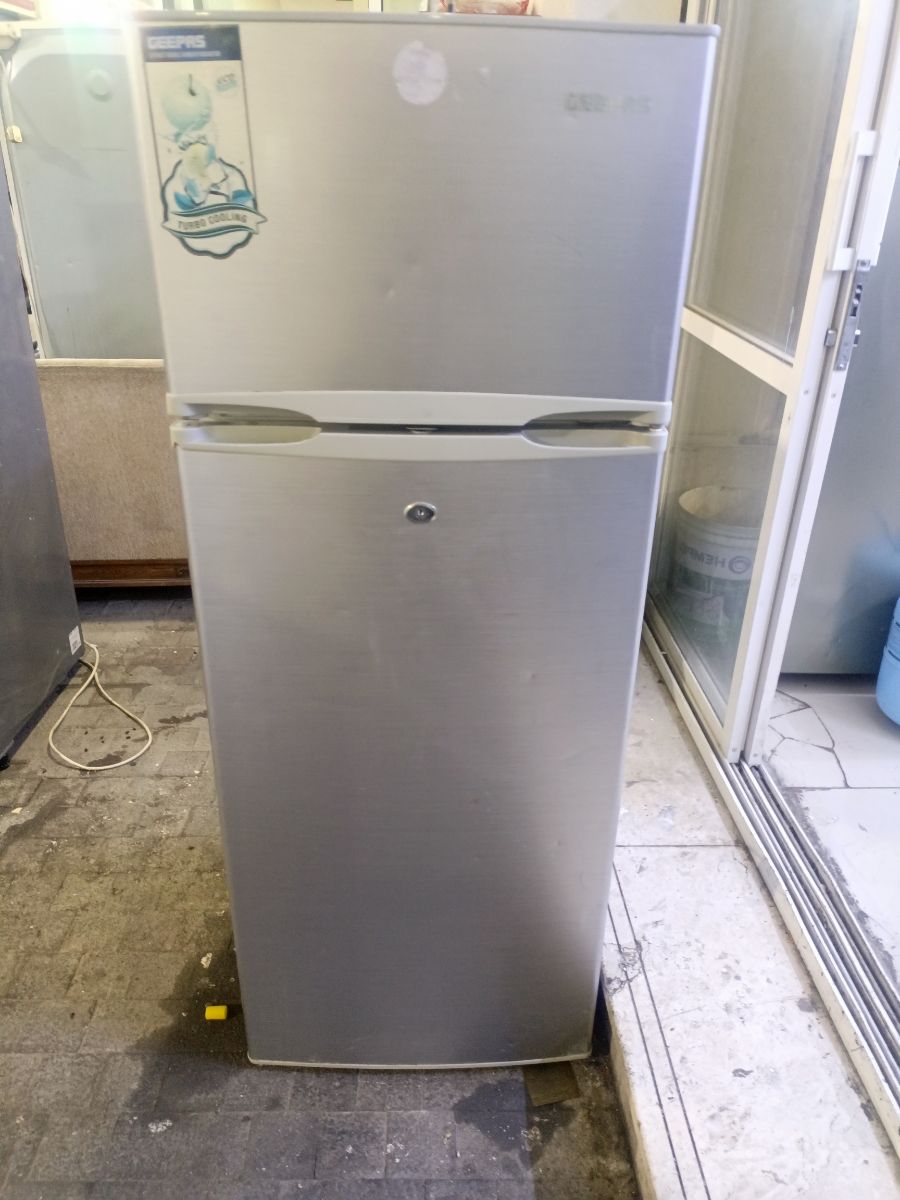 Geepas refrigerator - Image 1