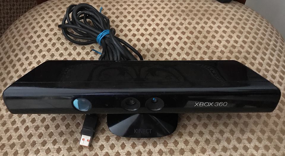 xbox 360 adapter,conroller , camera & cables  - Image 2