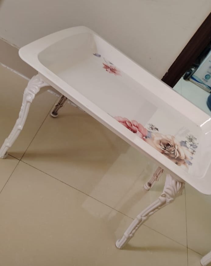 2 Pcs Small Plastic Tray Style Coffee Tables Both 60 QR  - Image 4