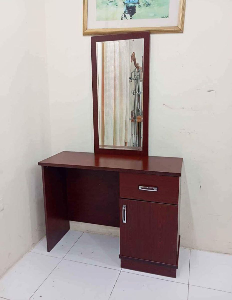 Qatar Airways Furniture available - Image 9