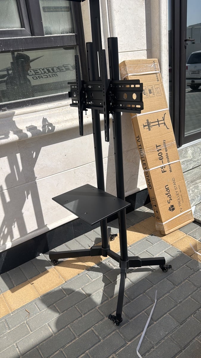 Tv Trolley new with box hold from 32:75 inch offer 250QR with box - Image 2