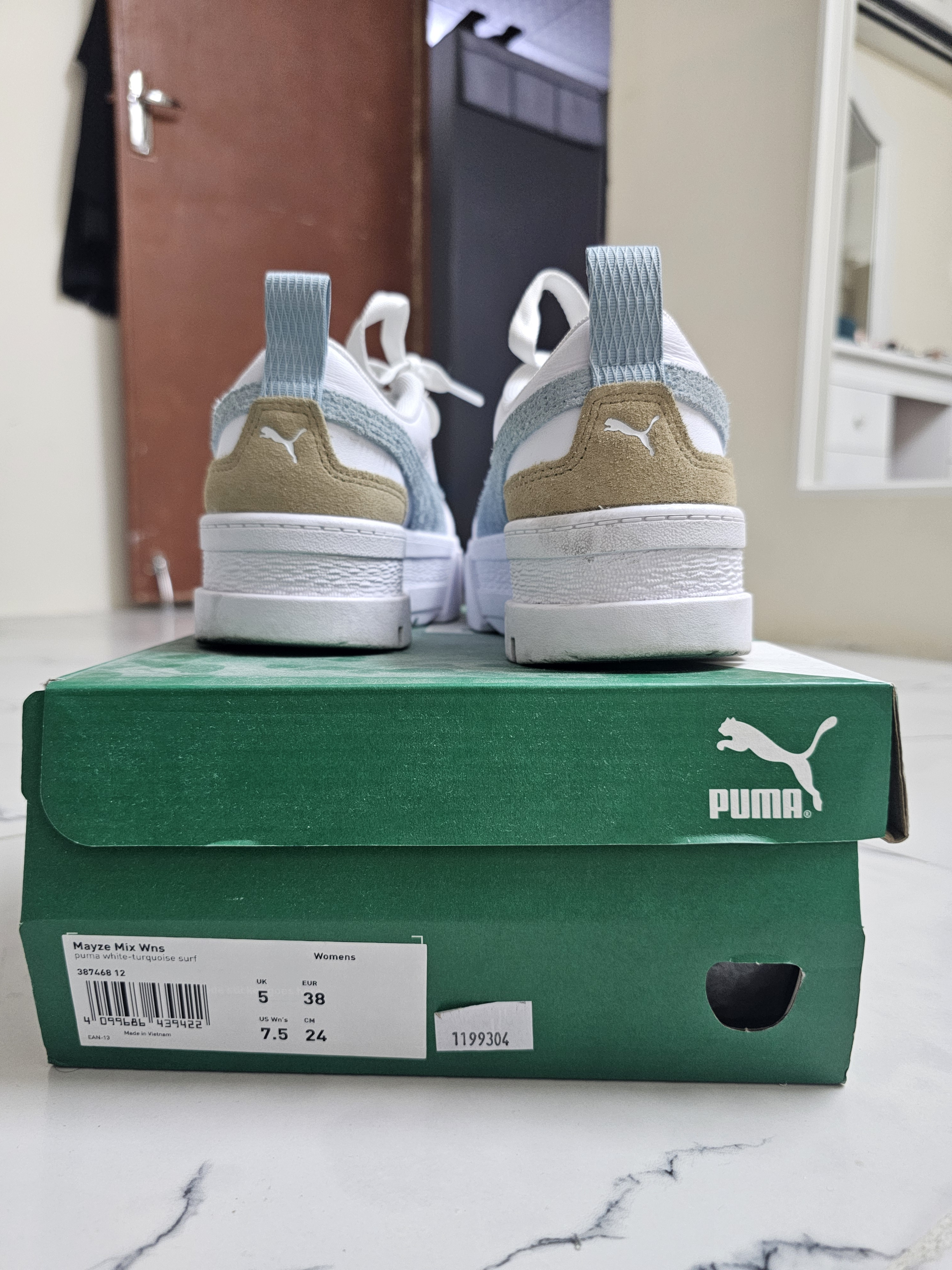 Puma womens shoes for sale. - Image 3