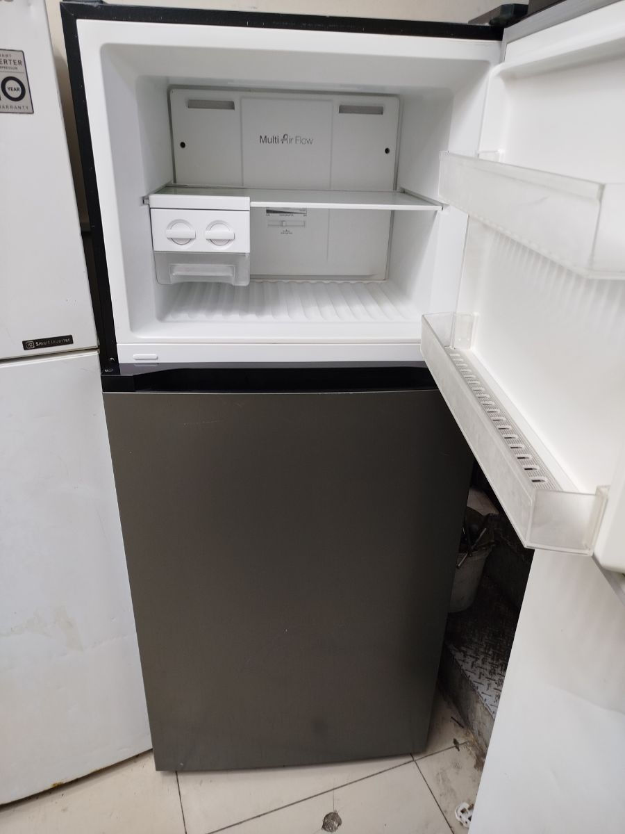 Chiq same same new condition refrigerator for sale - Image 5