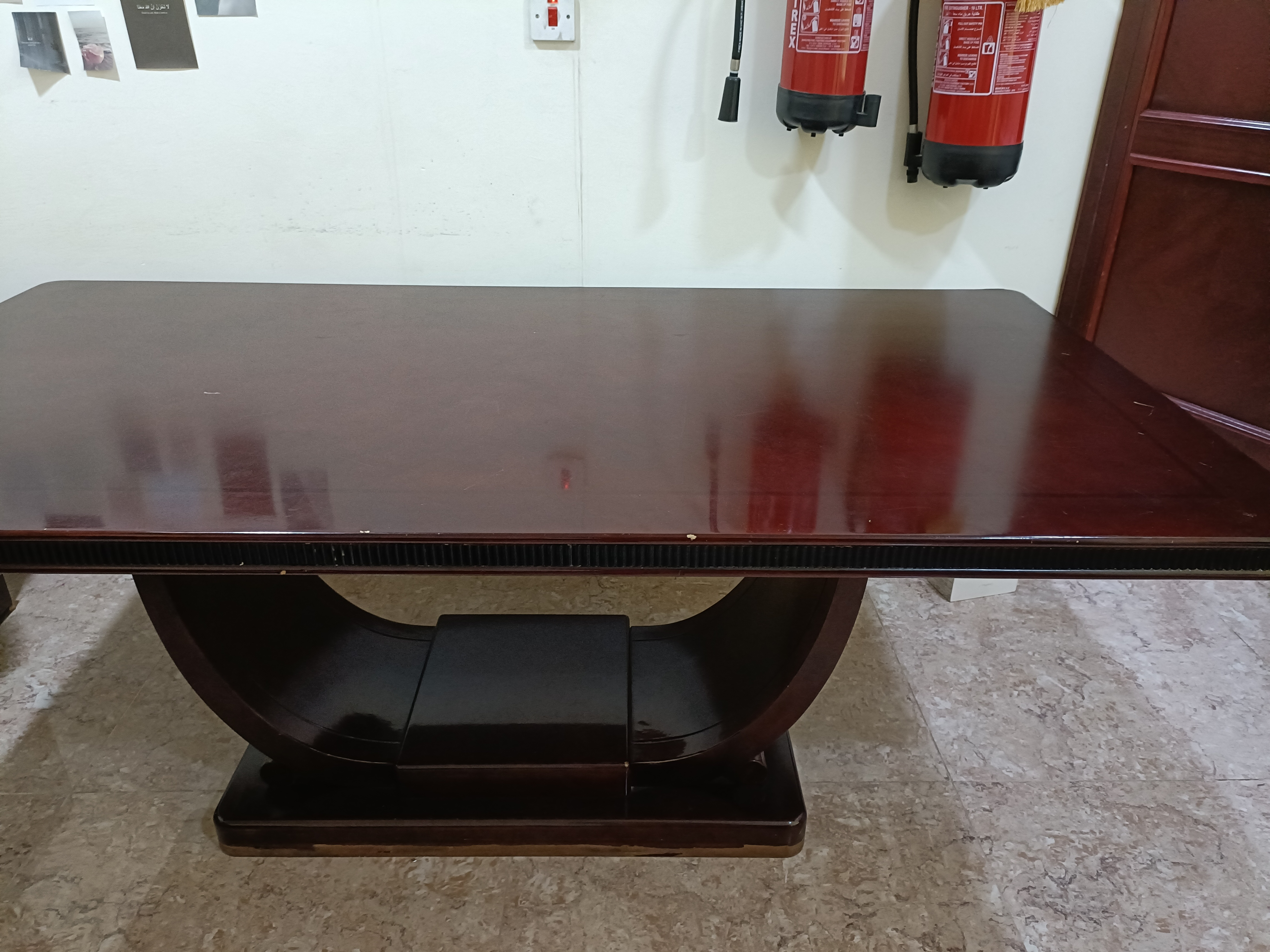 Dining table - Image 1