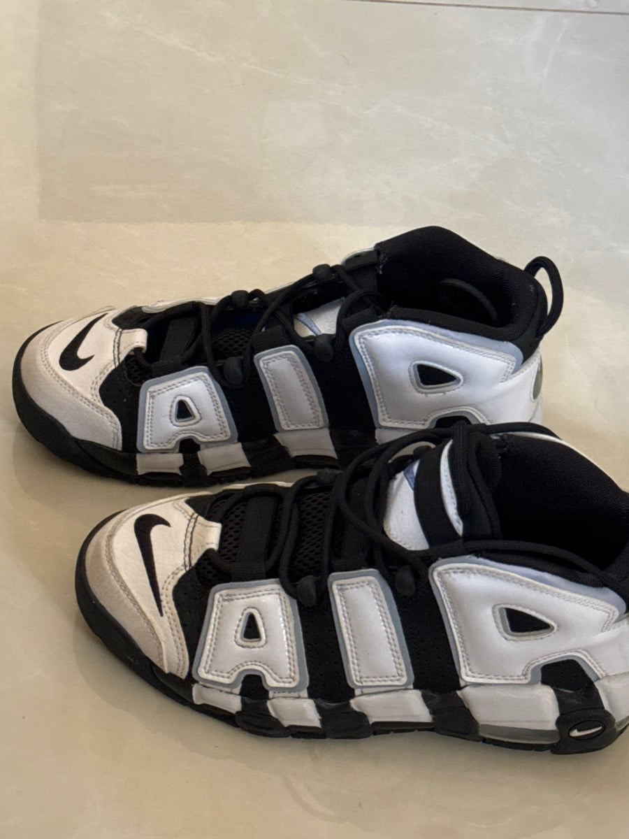 Nike shoes very good condition - Image 1