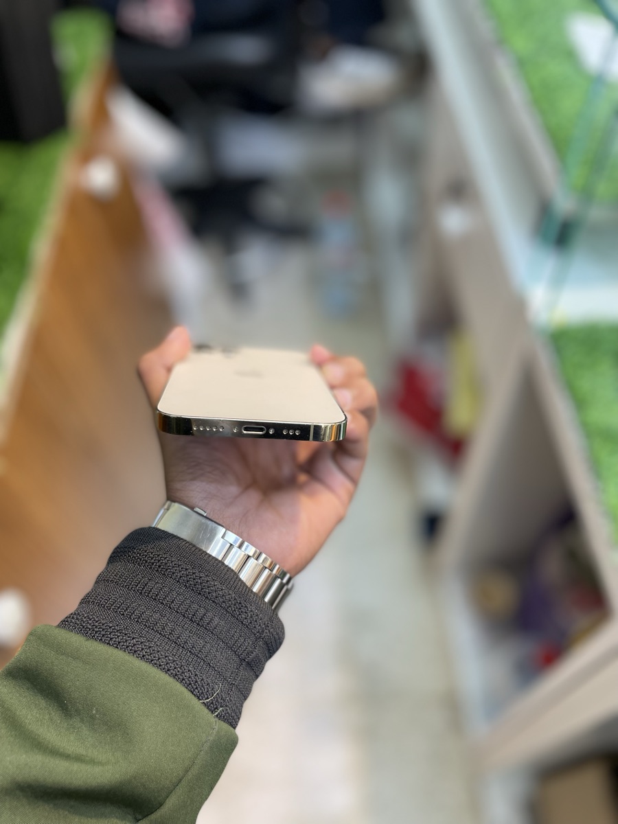 iPhone 12 Pro - Image 2