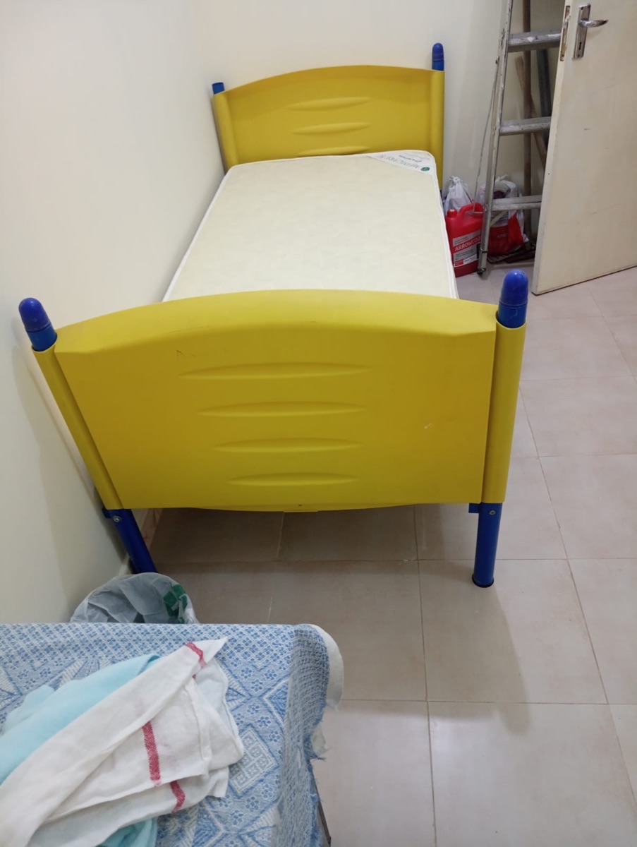 Mattress with Frame - Image 2