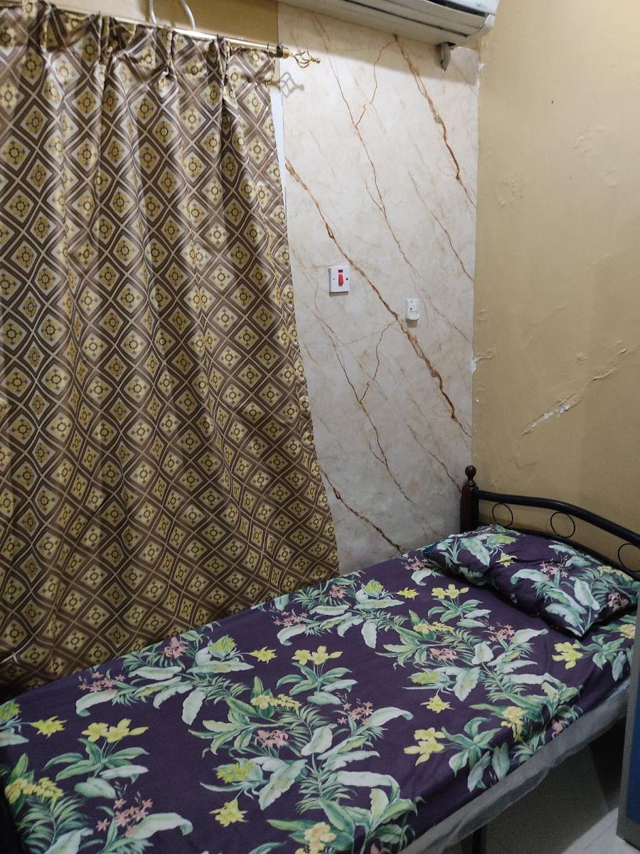 Executive Bachelor's Bed Space, Room Flat - Image 2