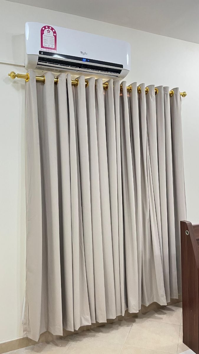 Curtain and sofa - Image 3