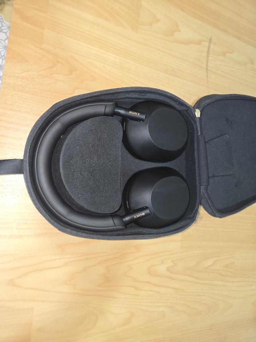 Sony Bluetooth headphones - Image 1