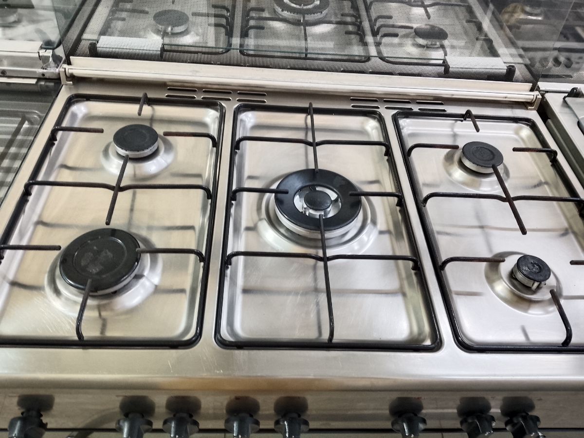 Elba gas stove for sale 90*60 - Image 3