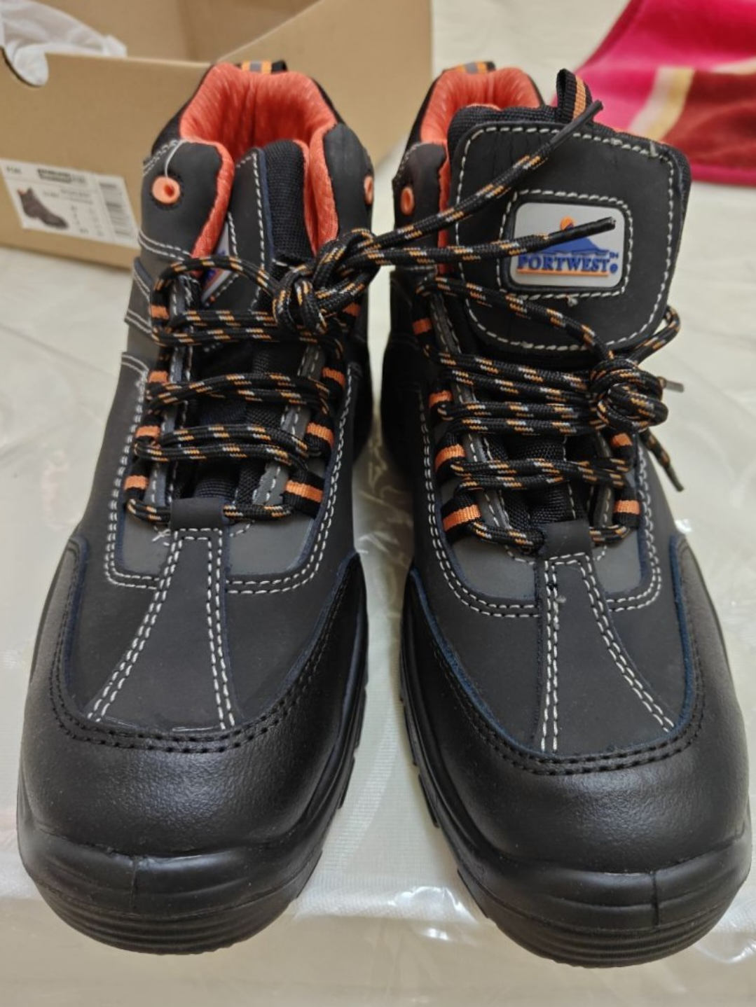 Safety shoes - Image 1