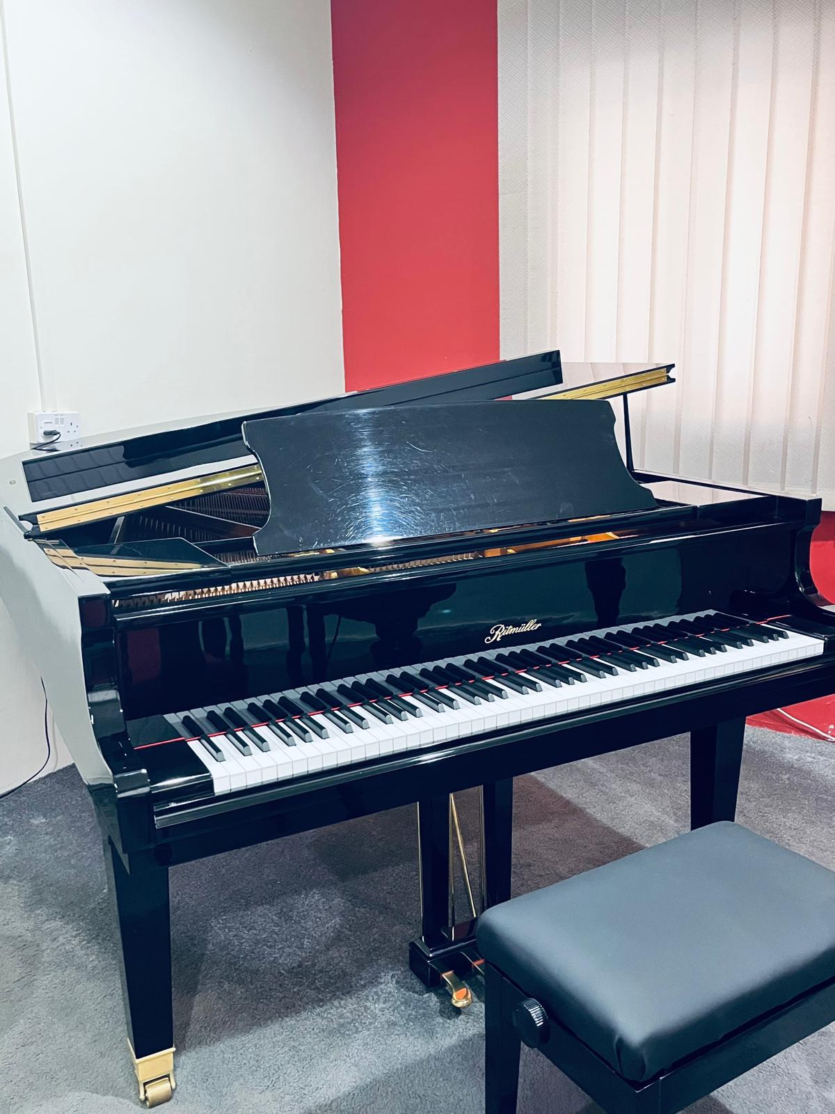 5′ 3″ Grand Piano • Ritmüller Legacy Black color  - Image 7