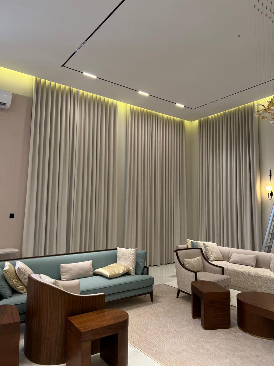 Curting, Carpet, Sofa, Wallpaper,  Furniture - Image 6