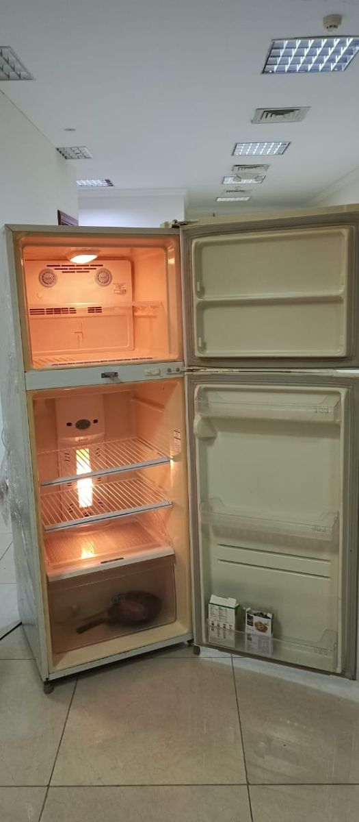 Refrigerator - Image 6