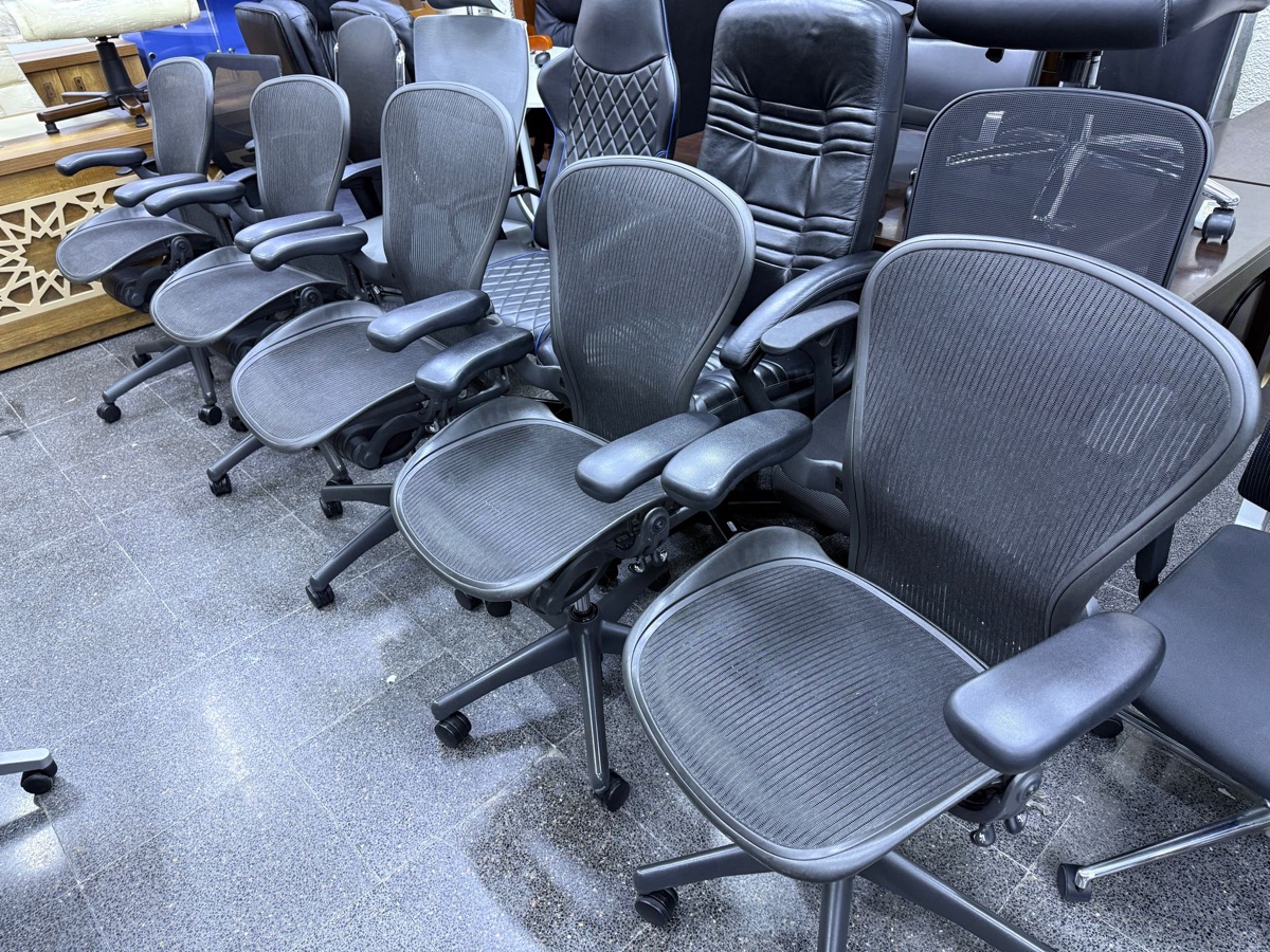 Used aron miller office chair - Image 5