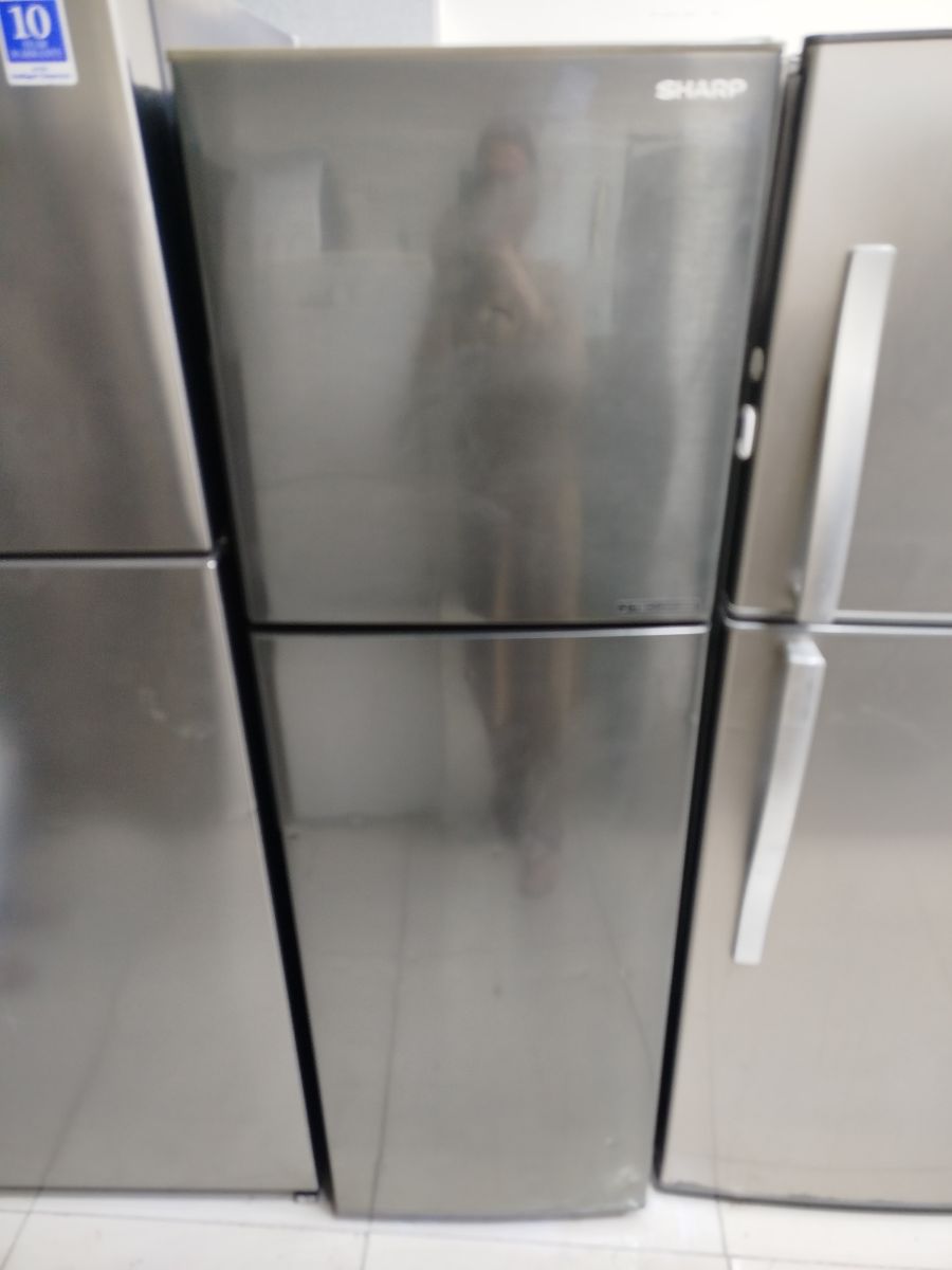 Sharp double door like new fridge for sale - Image 4