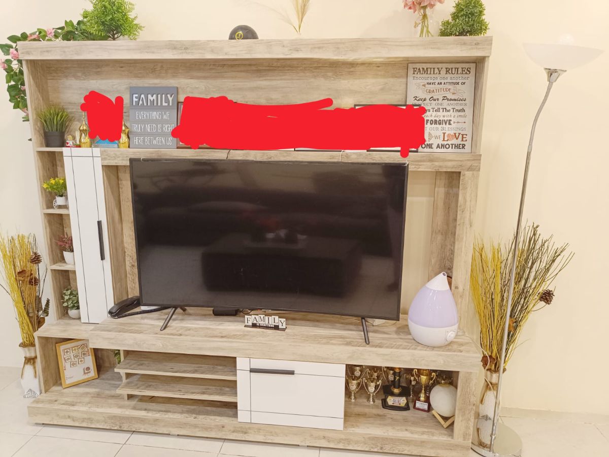 TV unit  (under warranty) - Image 2