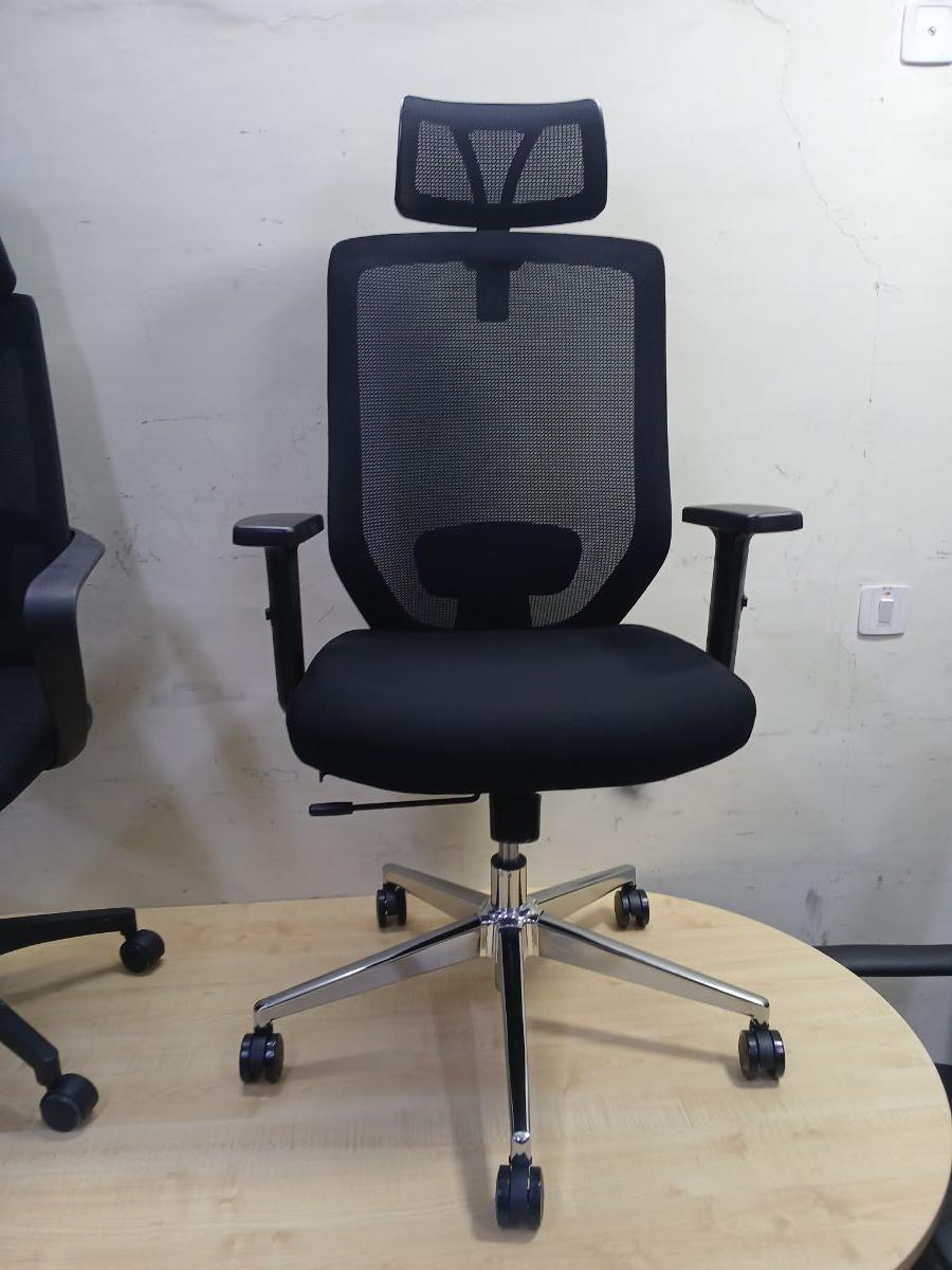 Used office furniture buy sell in Qatar 55157083 - Image 15