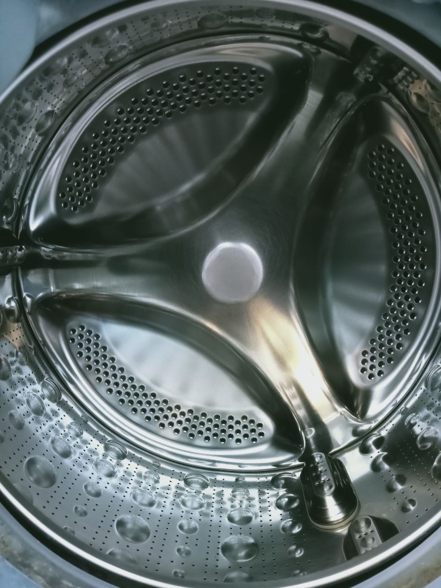LG 8/5 kg washing machine available for sale - Image 2