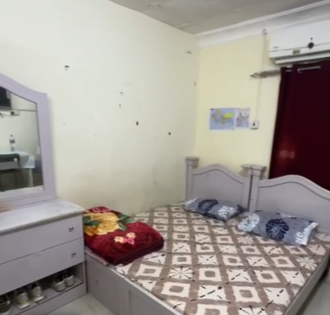 BED AND MATTRESS WITH FULL BEDROOM SET  - Image 2