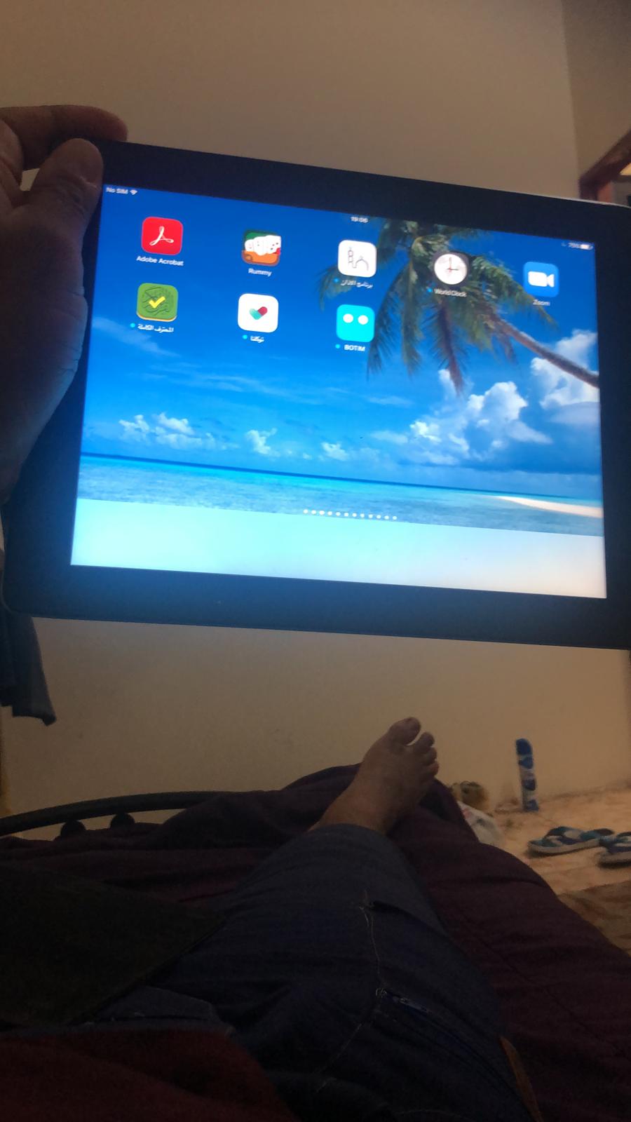 iPad 4 , WiFi , 64 GB, with SIM card support - Image 1