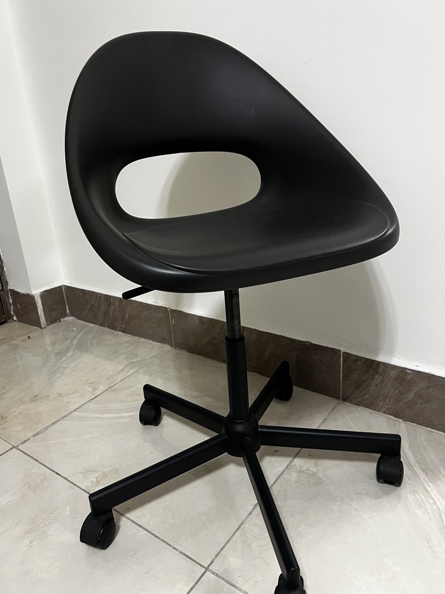 Swivel chair - Image 1