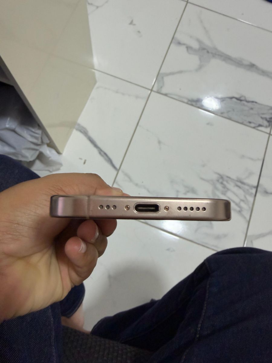 iPhone 16 Pro – 256GB – Natural Titanium - Image 8