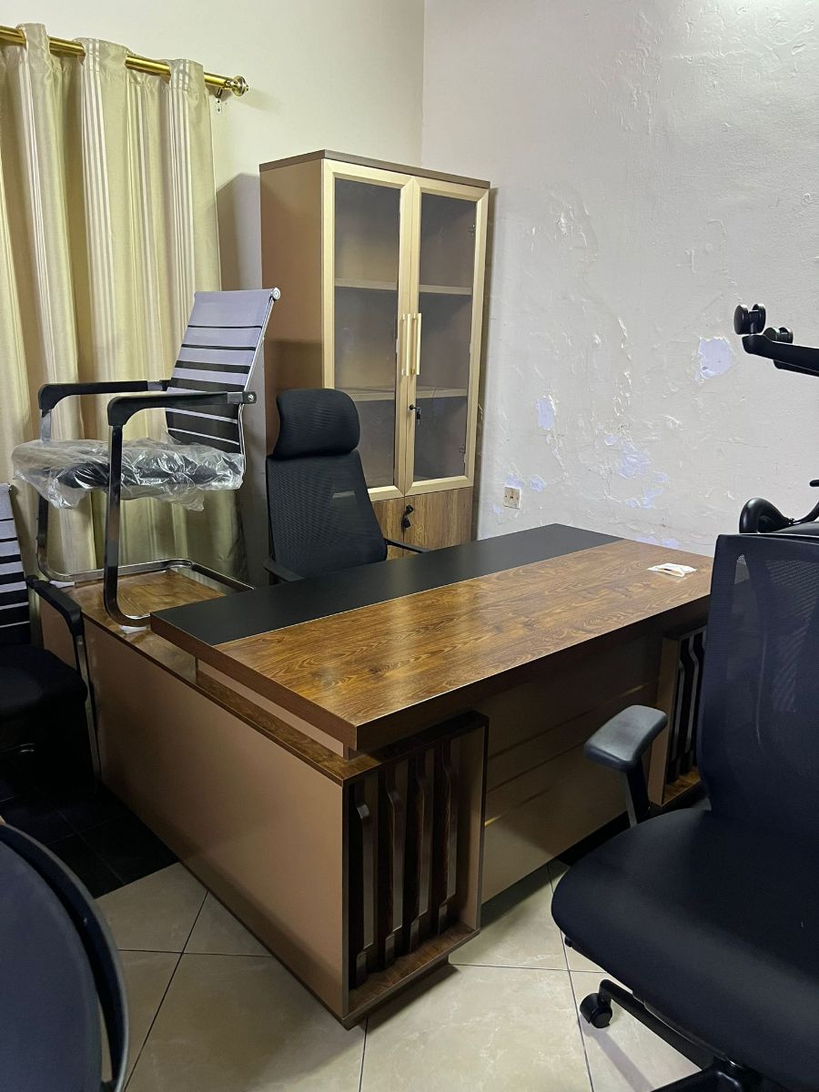 Used office desk and chair buy sell in qatar 55157083 - Image 13