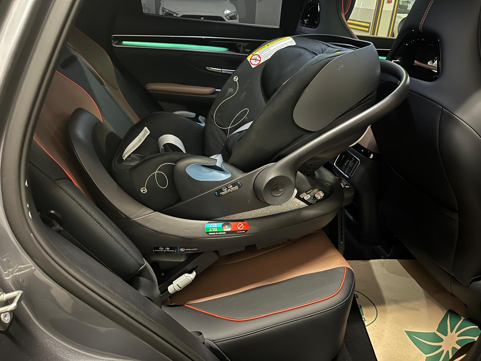 Cybex Cloud G Car Seat with SensorSafe and Load Leg Base, MoonBlack - Image 2