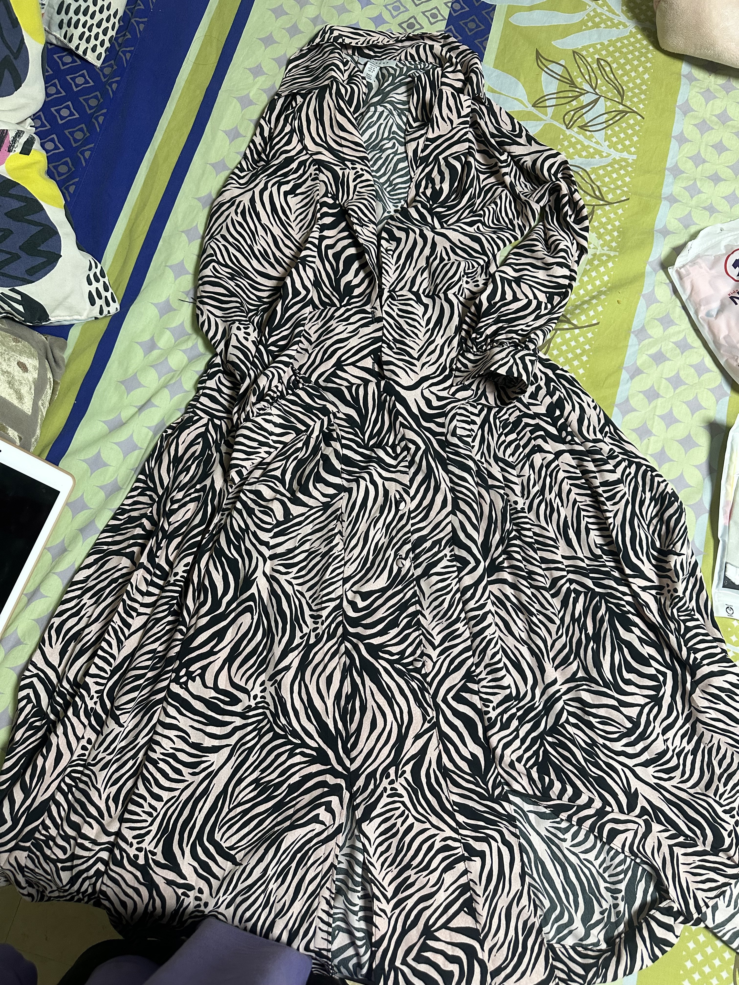 Mint condition clothes  - Image 4