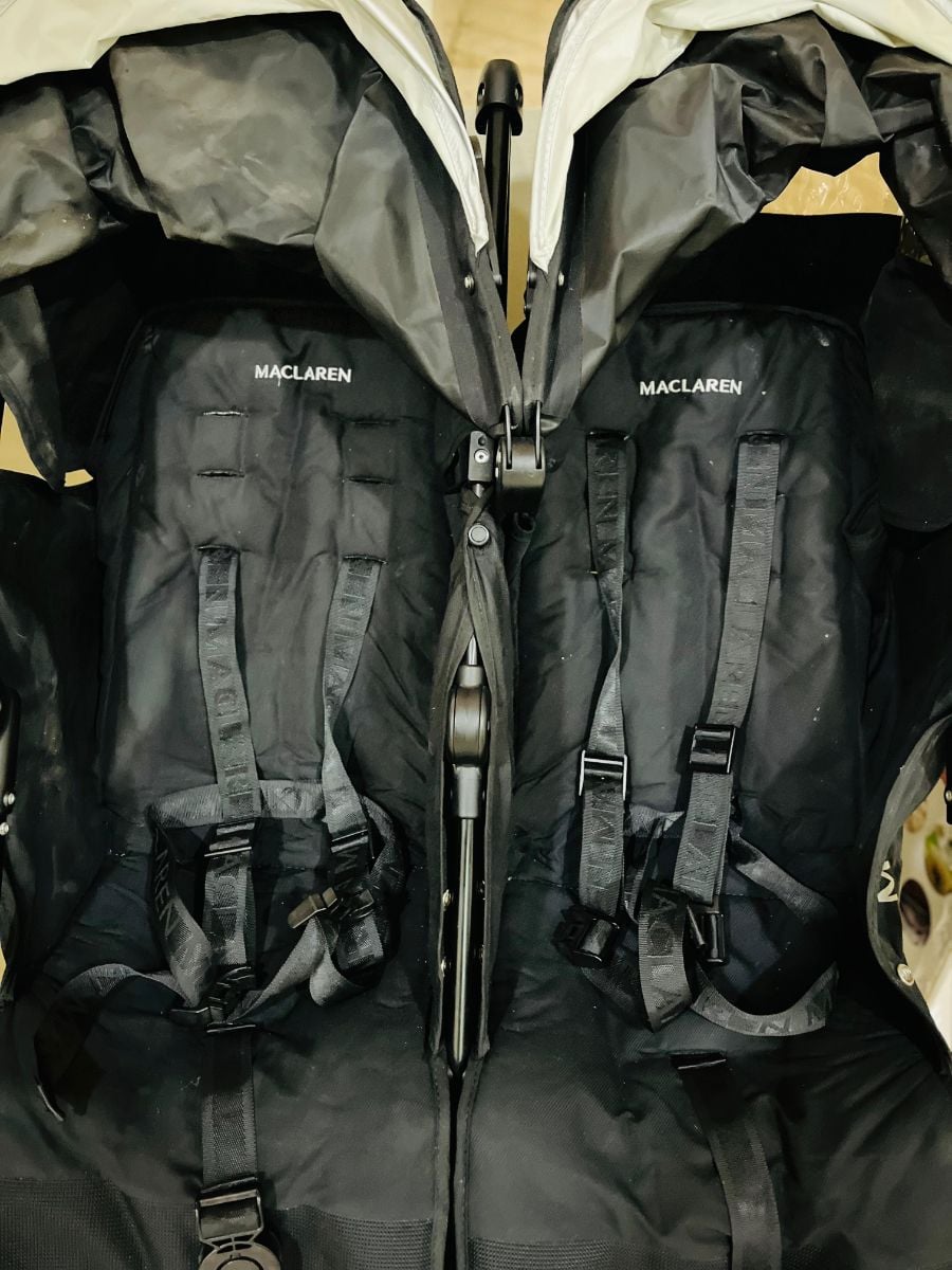 Maclaren twin stroller - Image 3