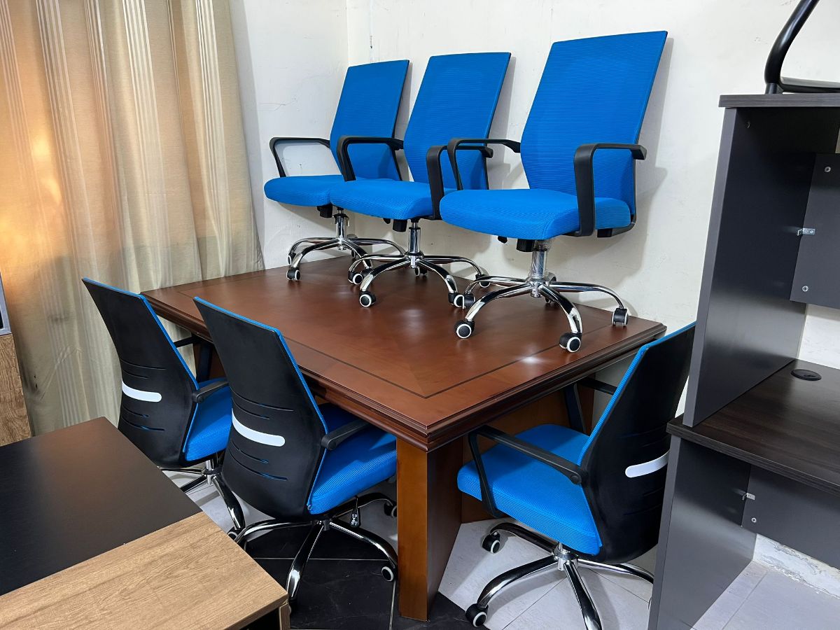 Used office desk and chair buy sell in qatar 55157083 - Image 19