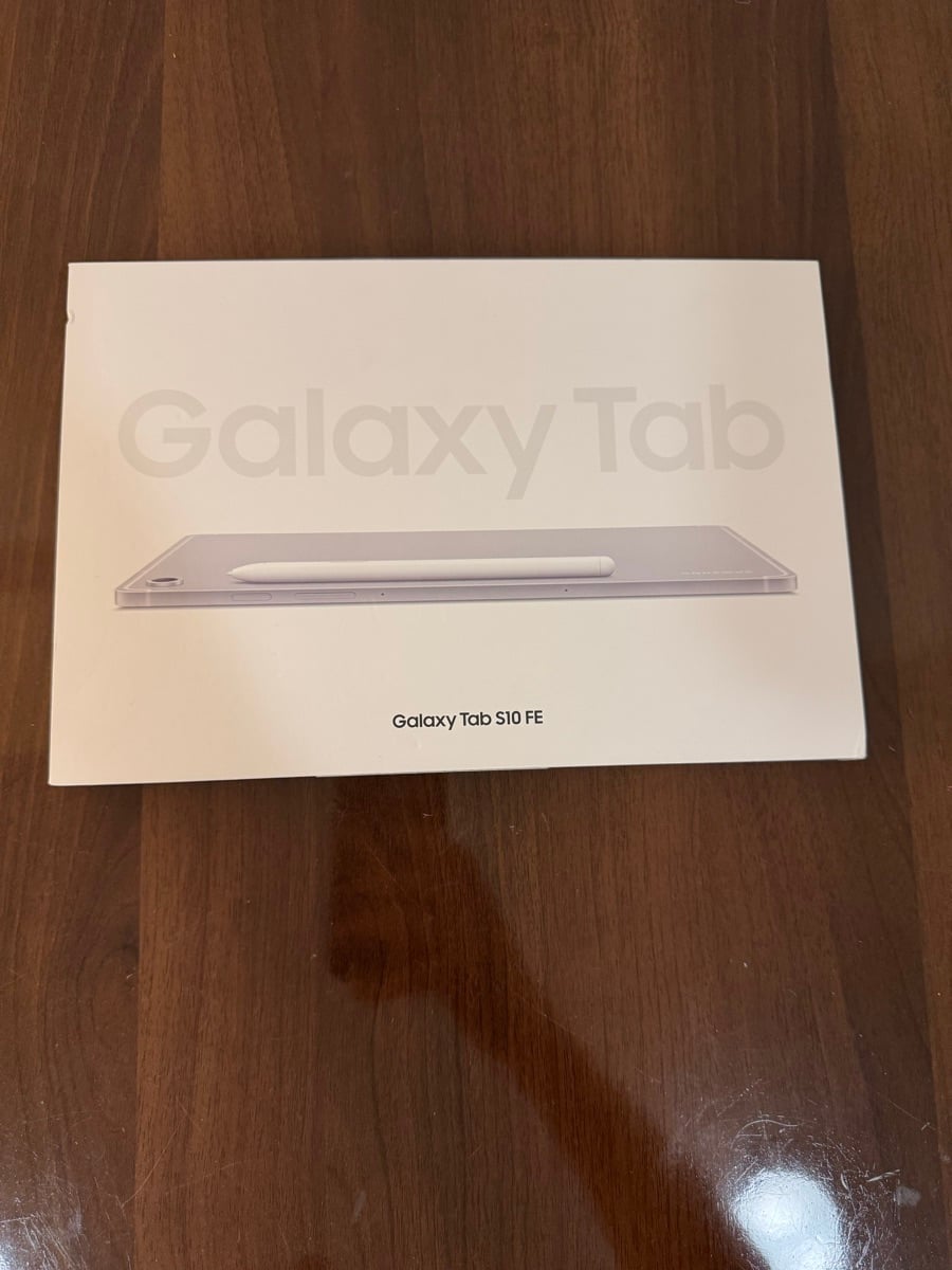Samsung Galaxy S10 FE - Image 1