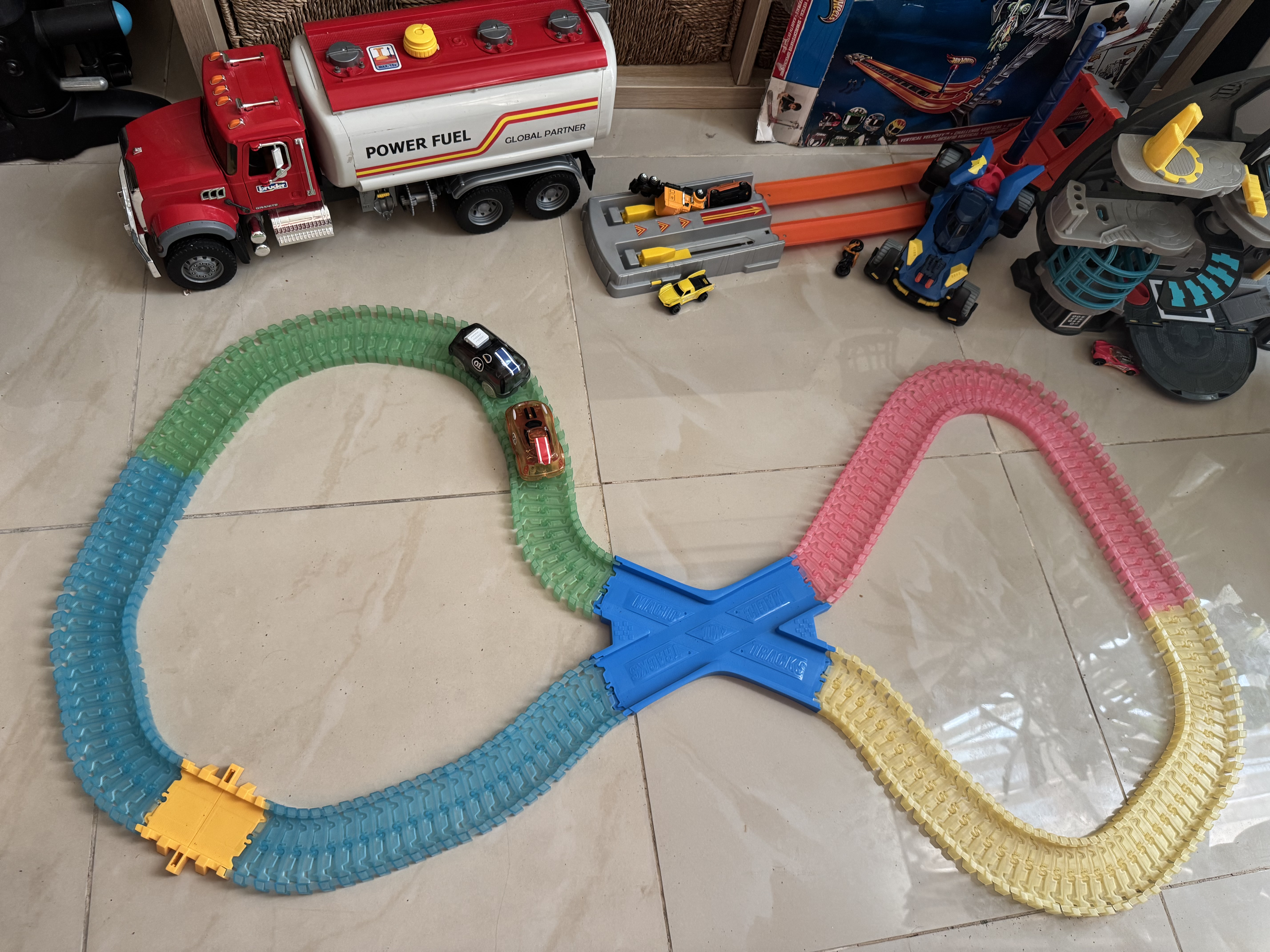 Cars& track  - Image 5