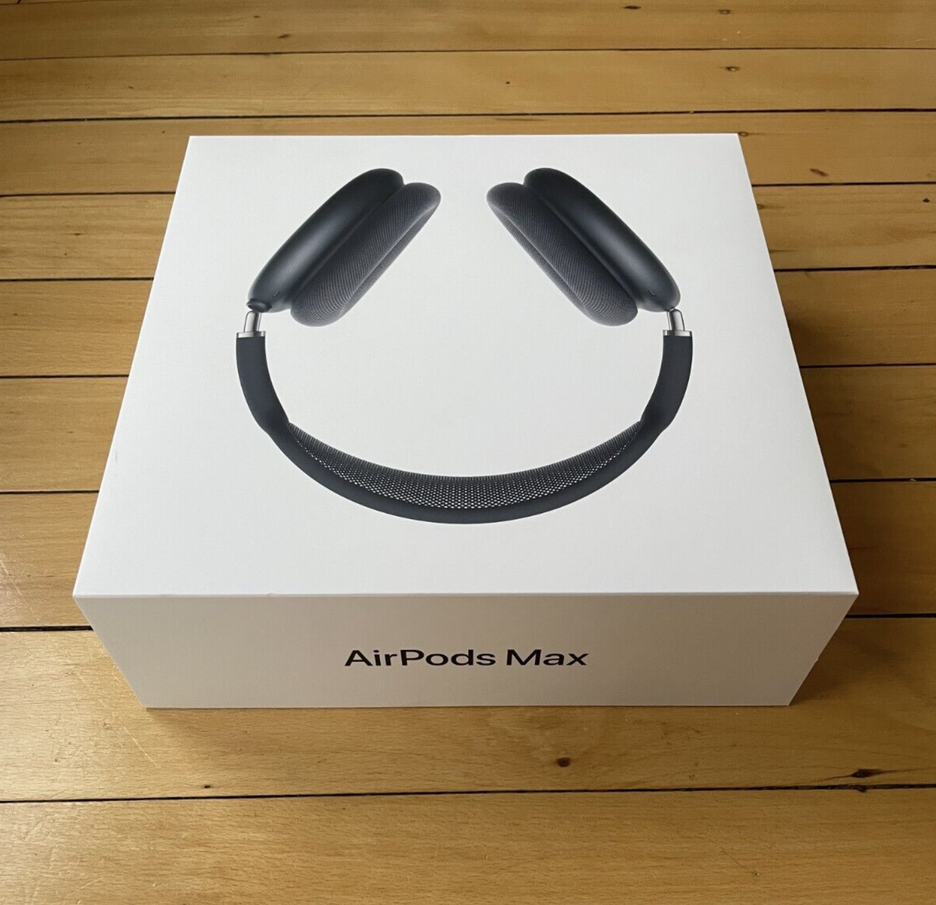 AirPods Max 2 Midnight with USB C Like New - Image 2