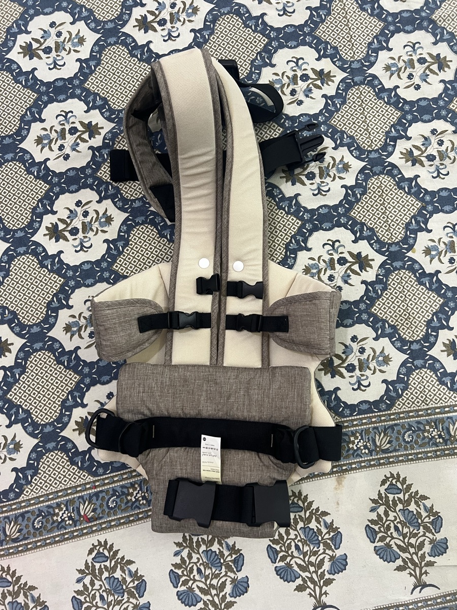 Baby carrier - Image 1