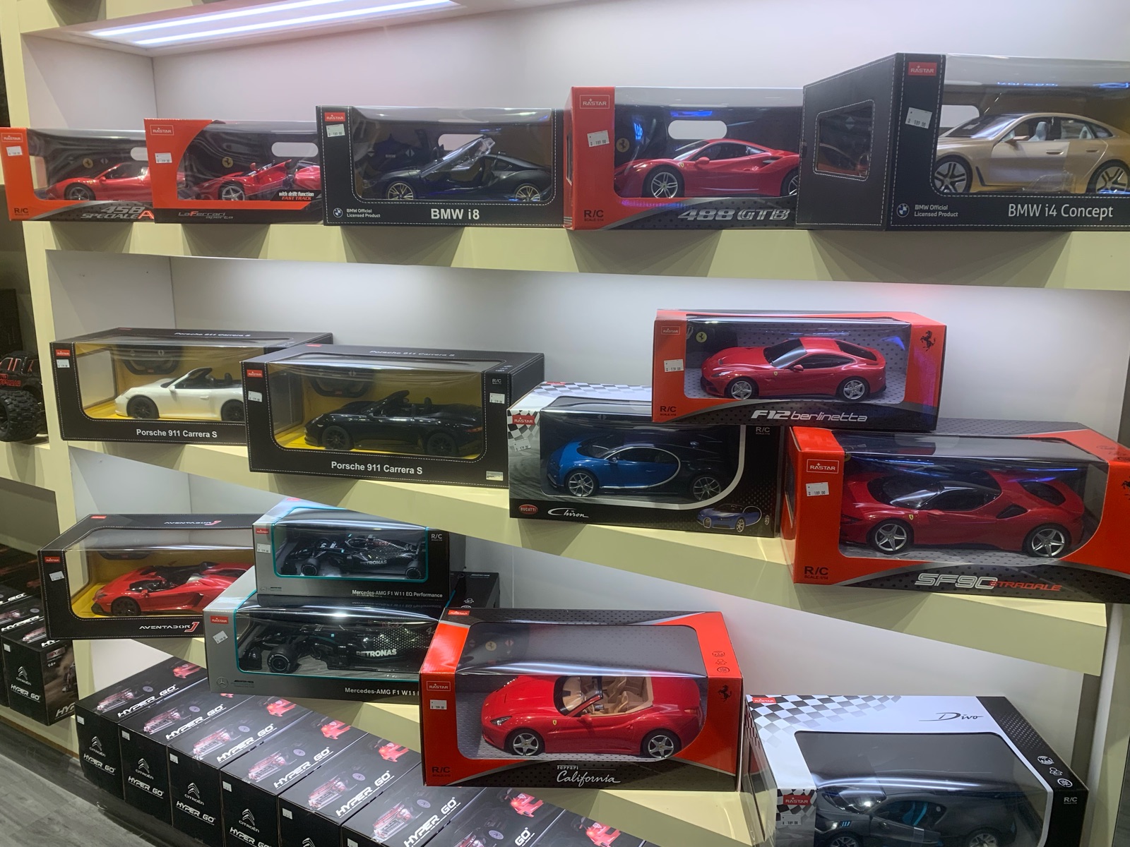 RC Car  / Lipo battery / Charger / Esc / Servo - Image 9