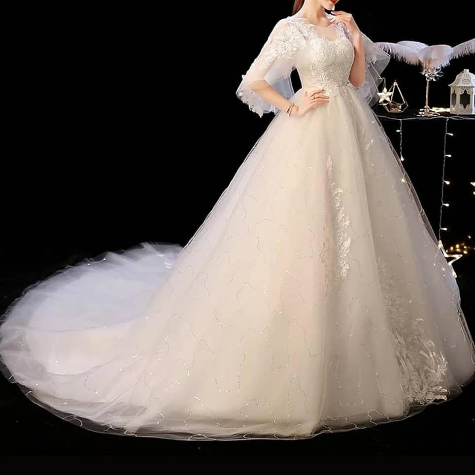 Brand new Wedding gown for sale or rent - Image 1