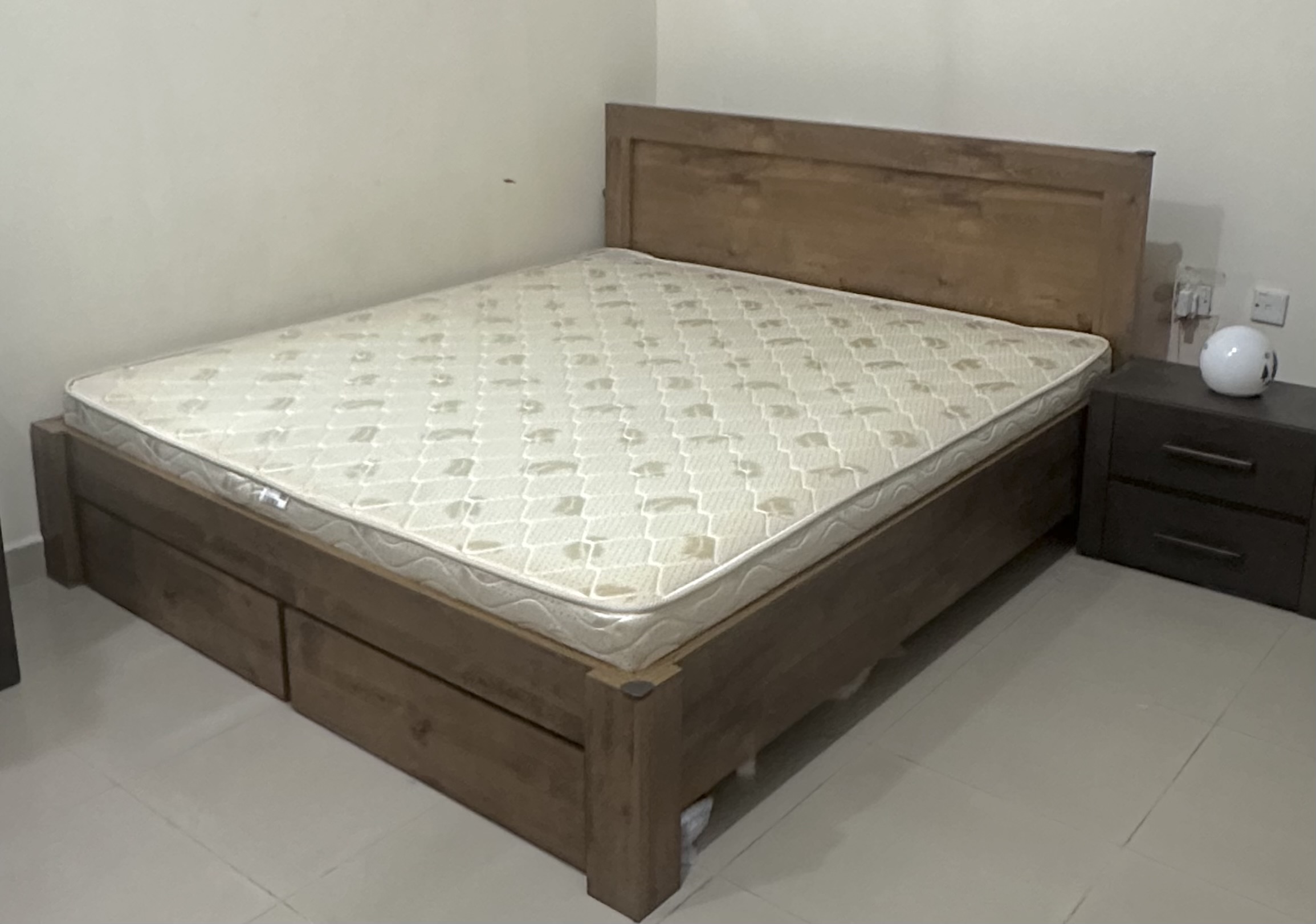 Bed and Matressess - Image 3